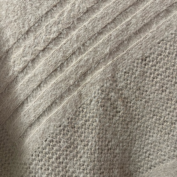 Mia & Tess Fuzzy Shimmering Turtleneck Rose Color Poncho - Picture 11 of 14